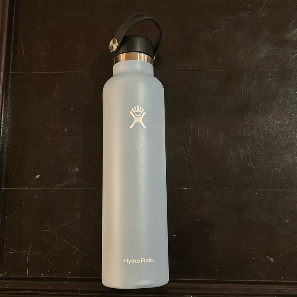 Hydro Flask 24 oz bottle